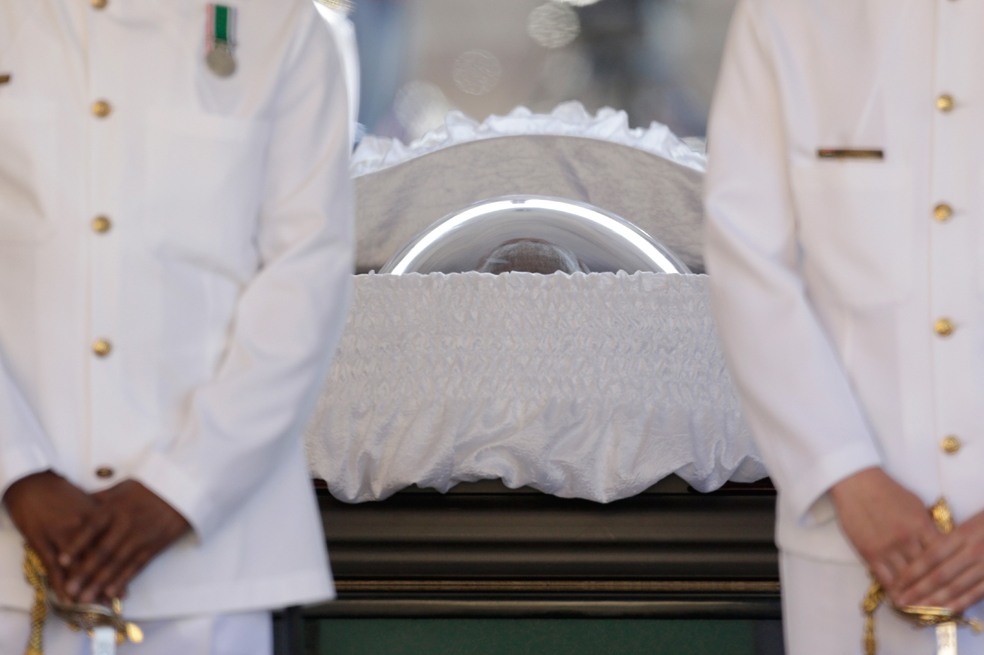 Funeral de Mandela: la alegría de los festejos enmudece ante el féretro