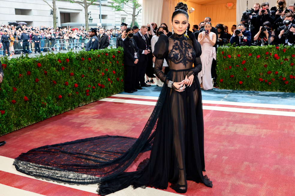 Fotos: J Balvin, Kim Kardashian, Vanessa Hudgens; los mejores vestidos de la MET Gala