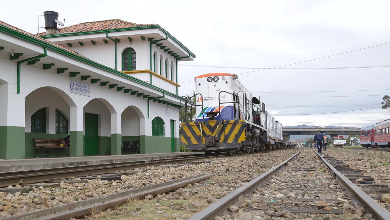 Una joven que caminaba por los rieles del tren fue arrollada por uno en Tunja