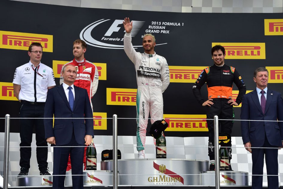 Lewis Hamilton se subió a lo más alto del podio en Sochi. Foto: AFP