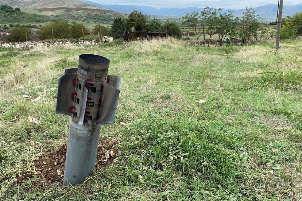 La histórica catedral de Karabaj fue alcanzada por los bombardeos, según Armenia
