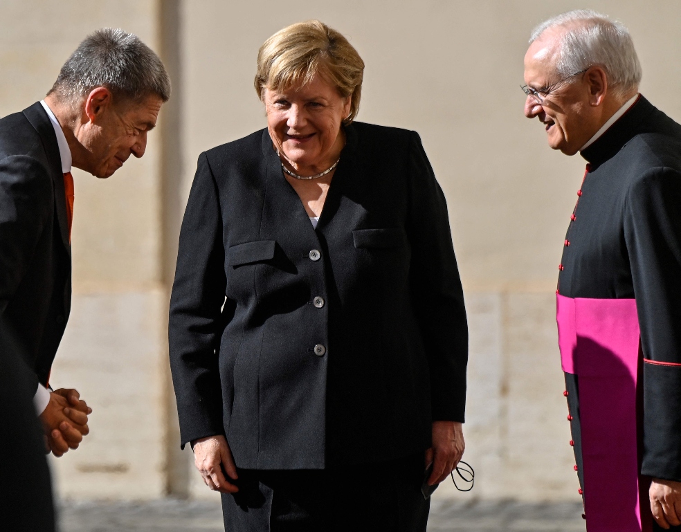 Merkel al papa Francisco: “Los creyentes deben poder confiar en su Iglesia”