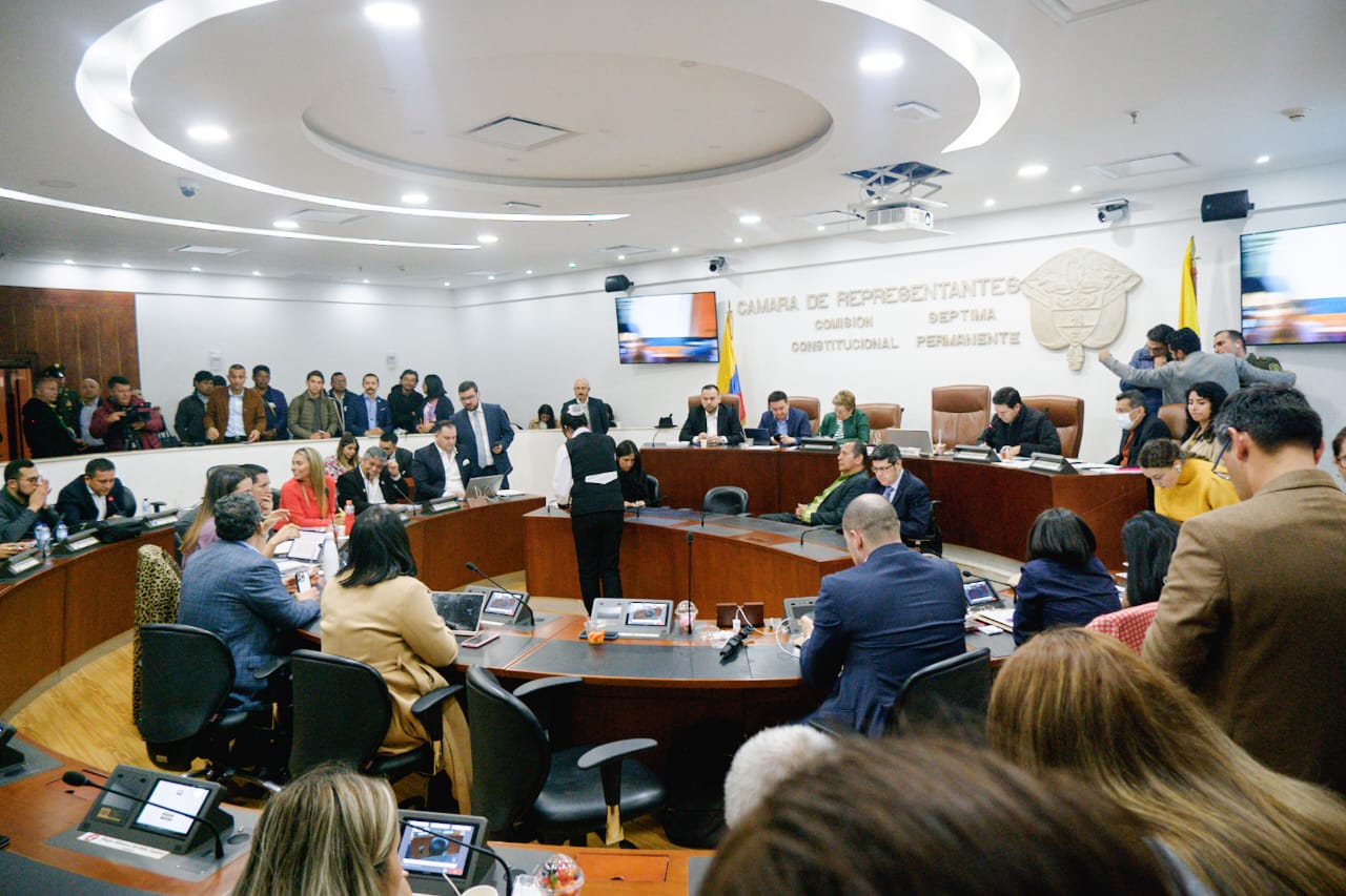 Reforma laboral: comisión aprueba primeros artículos