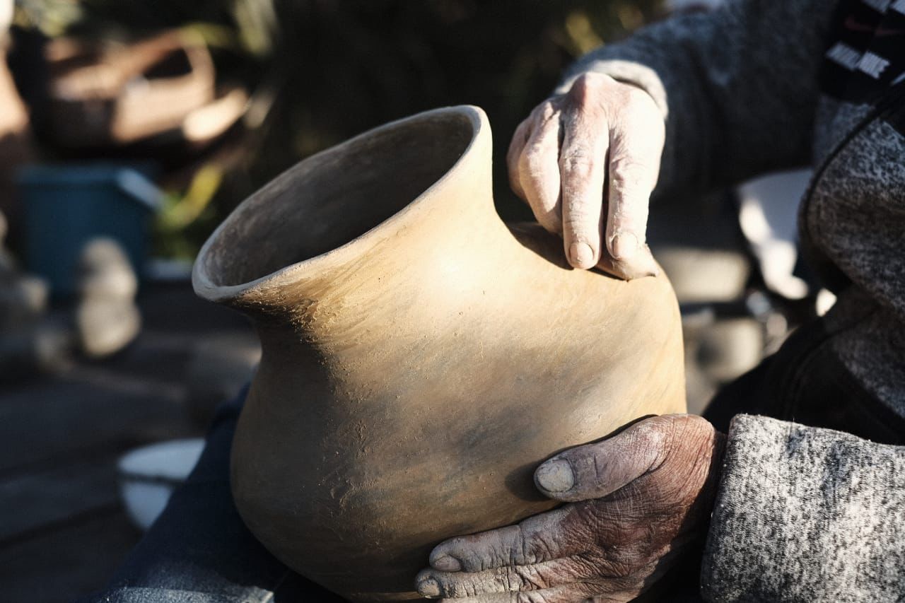 Talleres de cerámica ancestral para apoyar a los indígenas del Amazonas