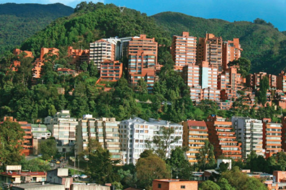 Otra pelea por los cerros orientales de Bogotá entre Minvivienda y Distrito