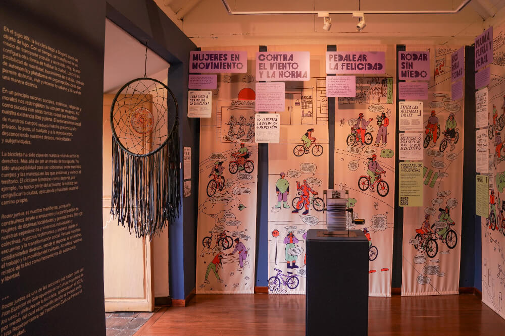 Asista a ‘Rodar Juntas’, la exposición que exalta a las mujeres ciclistas de Bogotá