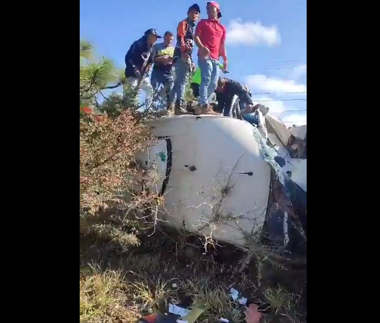Choque de un bus que llevaba niños en Villa de Leyva deja tres personas muertas