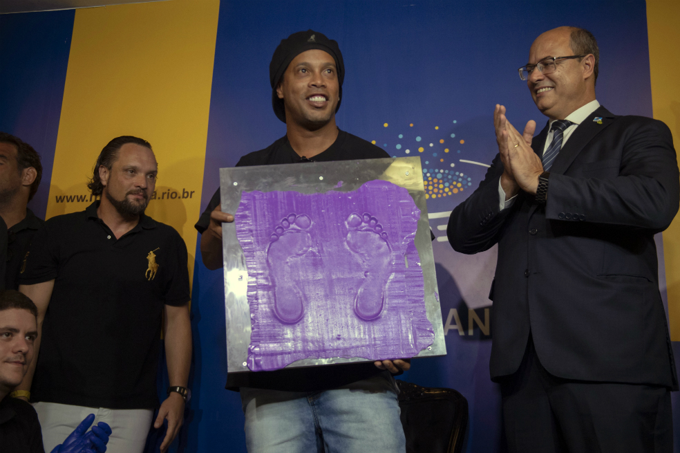 Ronaldinho Gaúcho ingresó al salón de la fama del estadio Maracaná