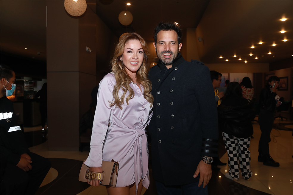 Alejandro Estrada reaccionó a foto “hackeada” que subió Nataly Umaña en su contra