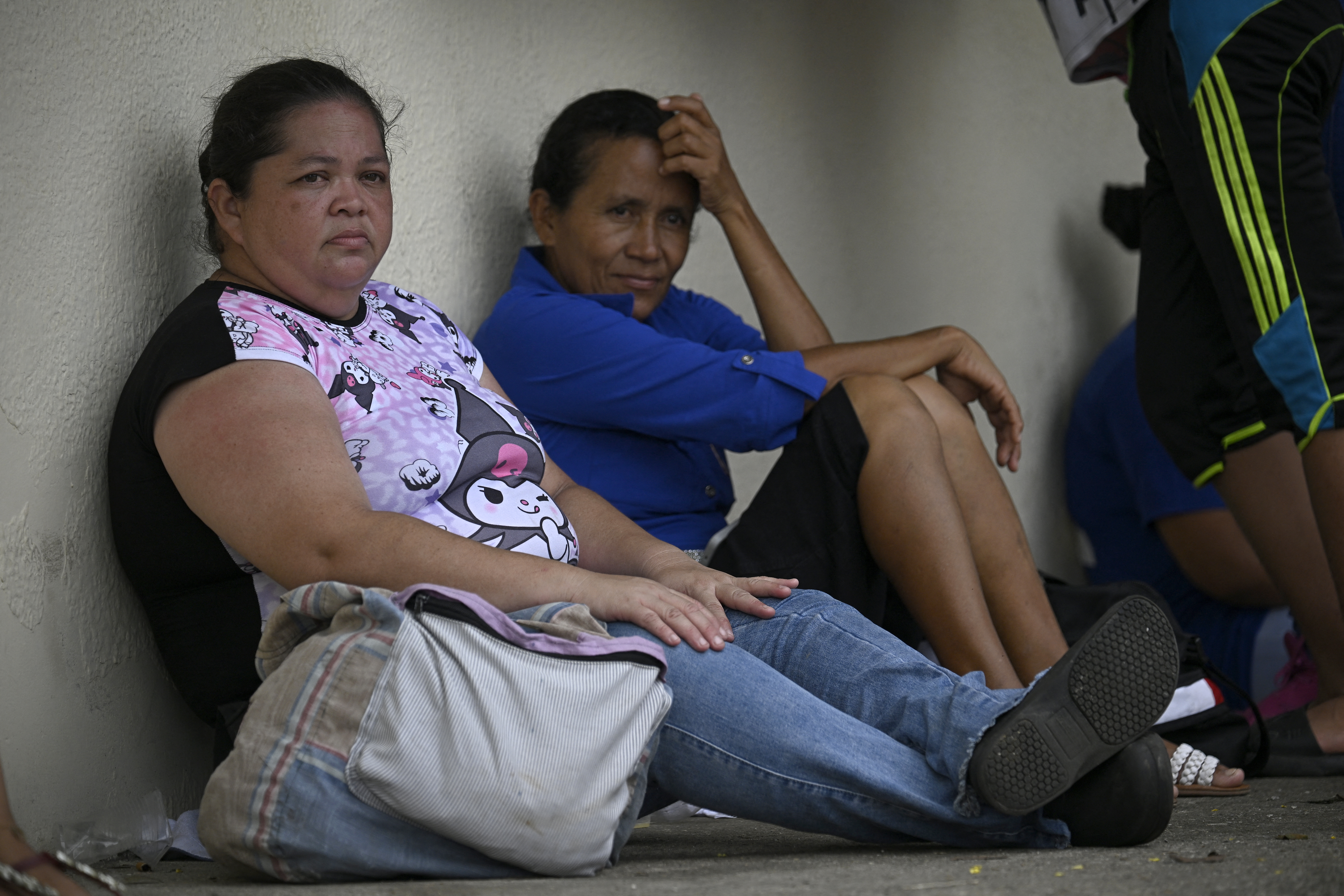 “Torturados y golpeados”: la angustia de familiares de presos amotinados en Venezuela