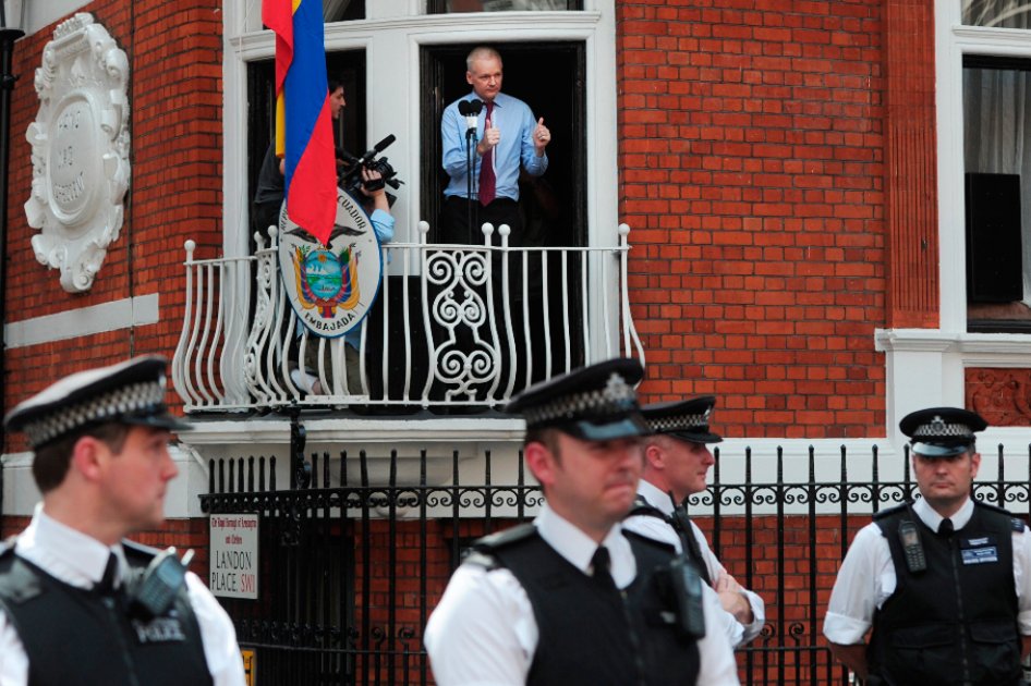 Ecuador asegura que nunca ayudará a huir a Julian Assange