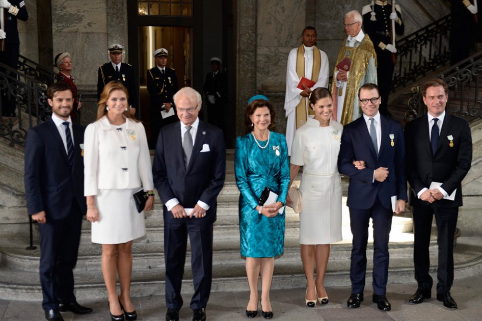 El príncipe Carlos Felipe, la princesa Magdalena, el rey Carlos Gustavo, la reina Silvia, la princesa Victoria y su esposo Daniel, y Christopher O'Neill.