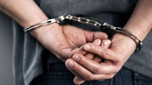 Hombre que se hacía pasar por poderosa bruja fue capturado por extorsión