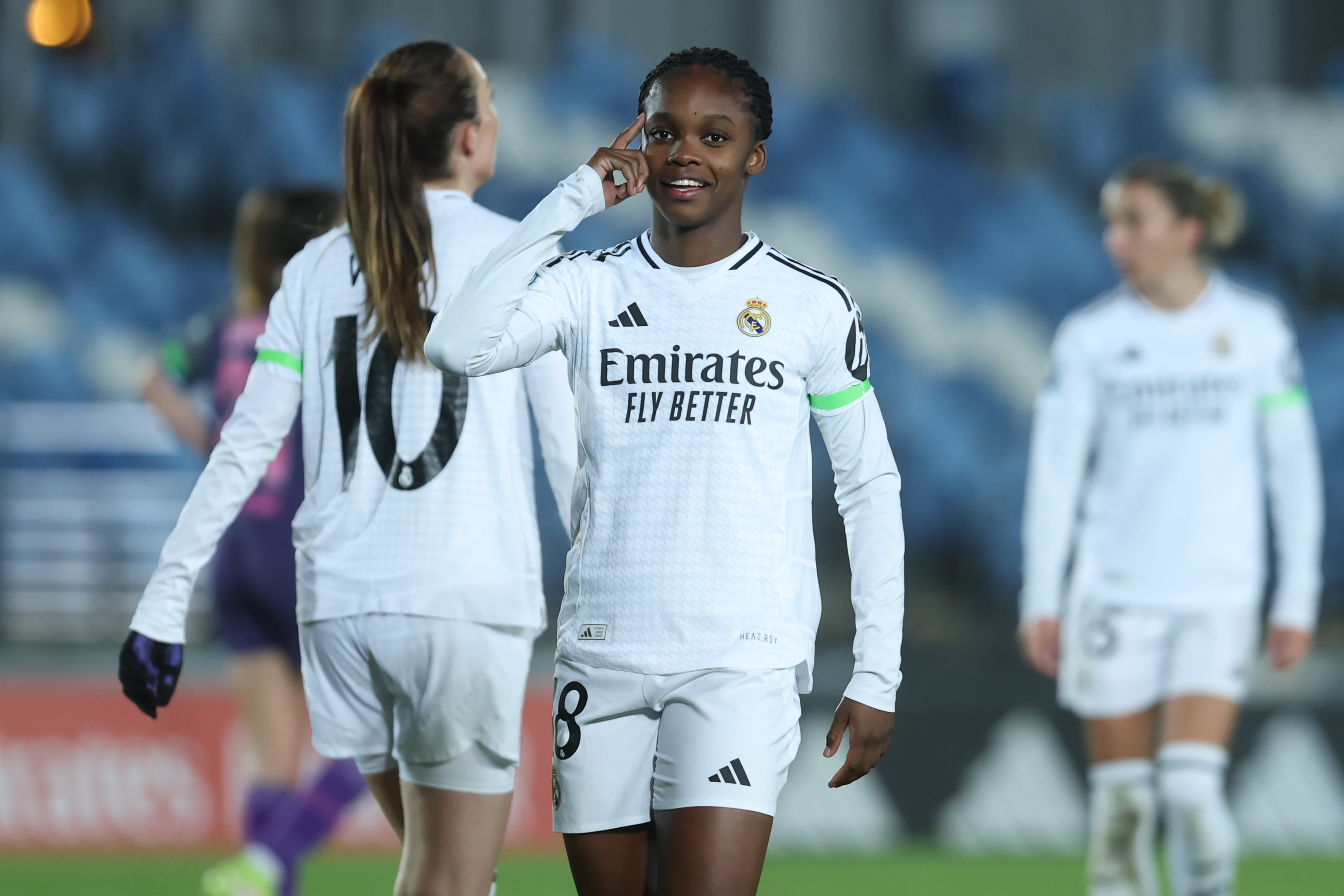 MADRID, 31/01/2025.- La delantera del Real Madrid Linda Caicedo celebra tras marcar el 3-0 durante el encuentro correspondiente a la jornada 17 de la Liga F que disputan este viernes Real Madrid y RCD Espanyol en el estadio Alfredo Di Stéfano, en Madrid. EFE / Kiko Huesca