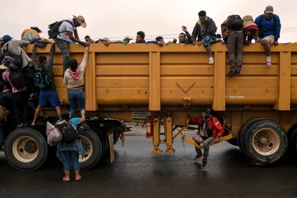 Caravana migrante se divide y toma diferentes rutas para continuar su camino