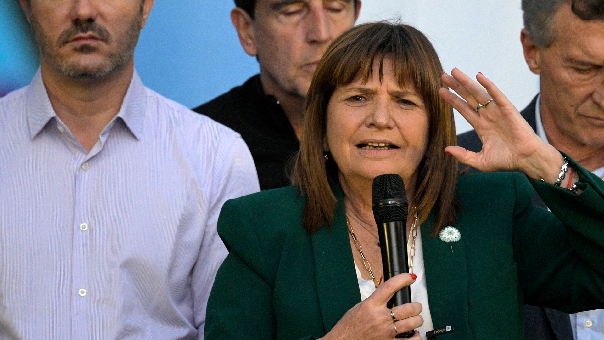 Bullrich cierra campaña en Argentina y promete “borrar” la inflación