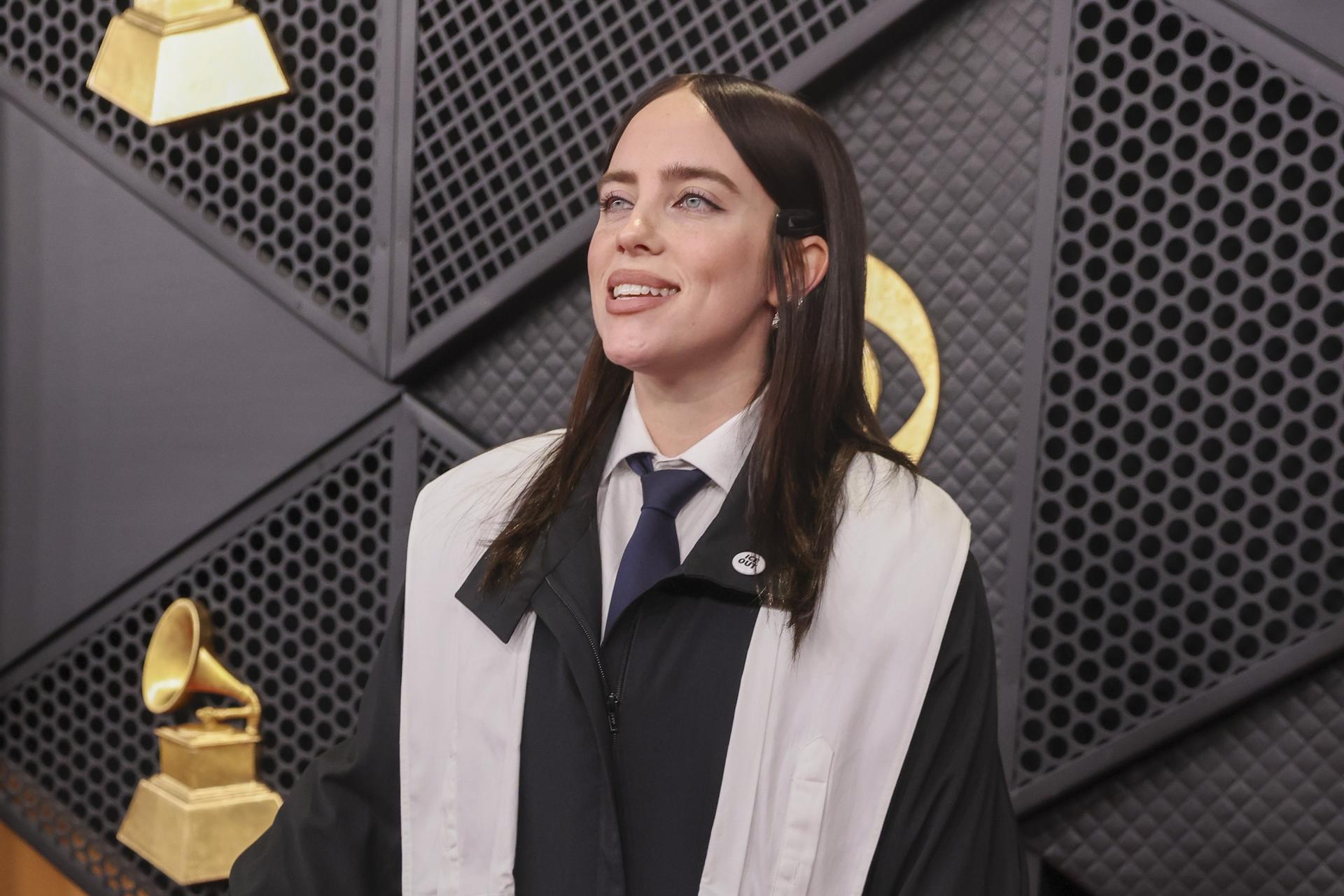 Irreconocible: Billie Eilish sorprendió con radical cambio de look para su primera película