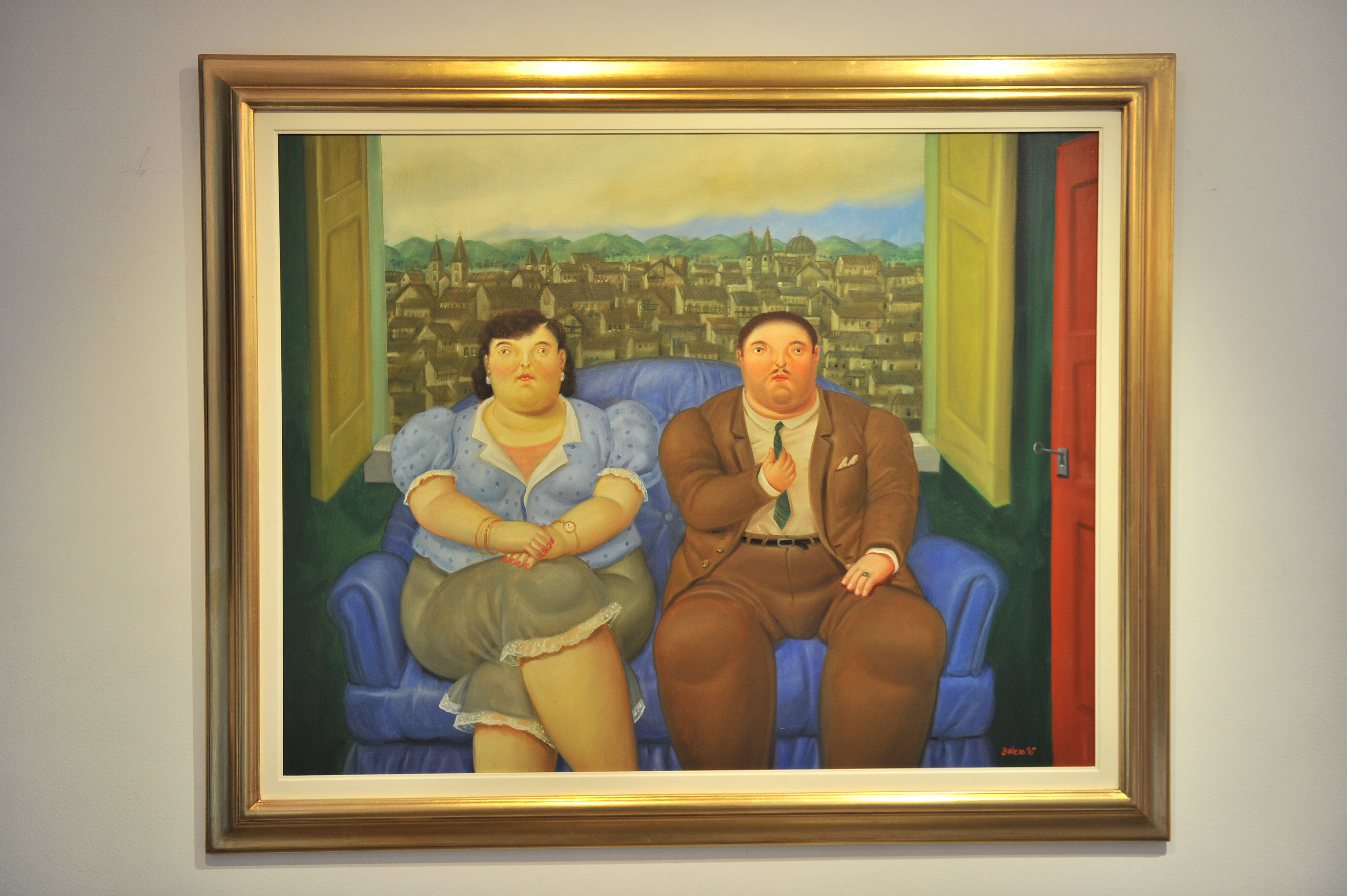 En 1952, luego de ganar el segundo puesto en el IX Salón Nacional de Artistas con su óleo "Frente al mar" que realizó mientras vivió en Tolú, se trasladó a Europa. Llegó primero a Madrid, donde se inscribió en la Academia de San Marcos donde estuvo influenciado por el renacimiento italiano que marcaron su estilo característico.