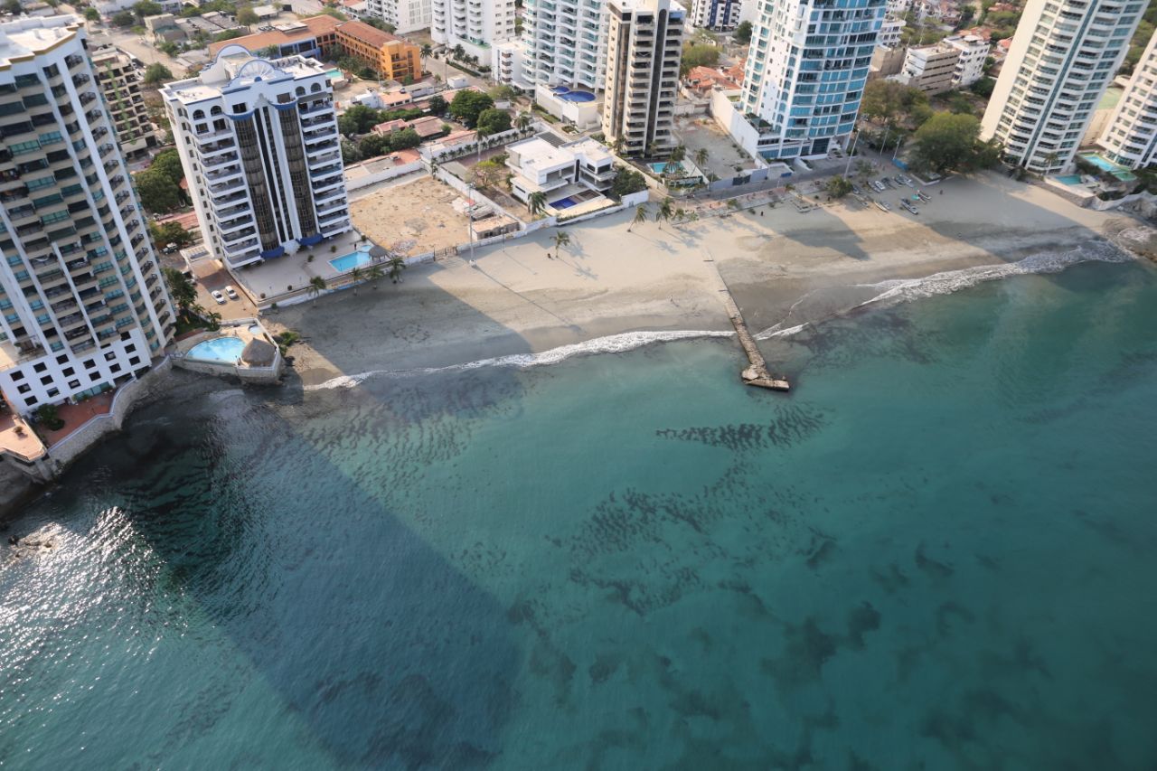 Alcaldesa de Santa Marta sobrevuela la ciudad para verificar el cumplimiento de la cuarentena