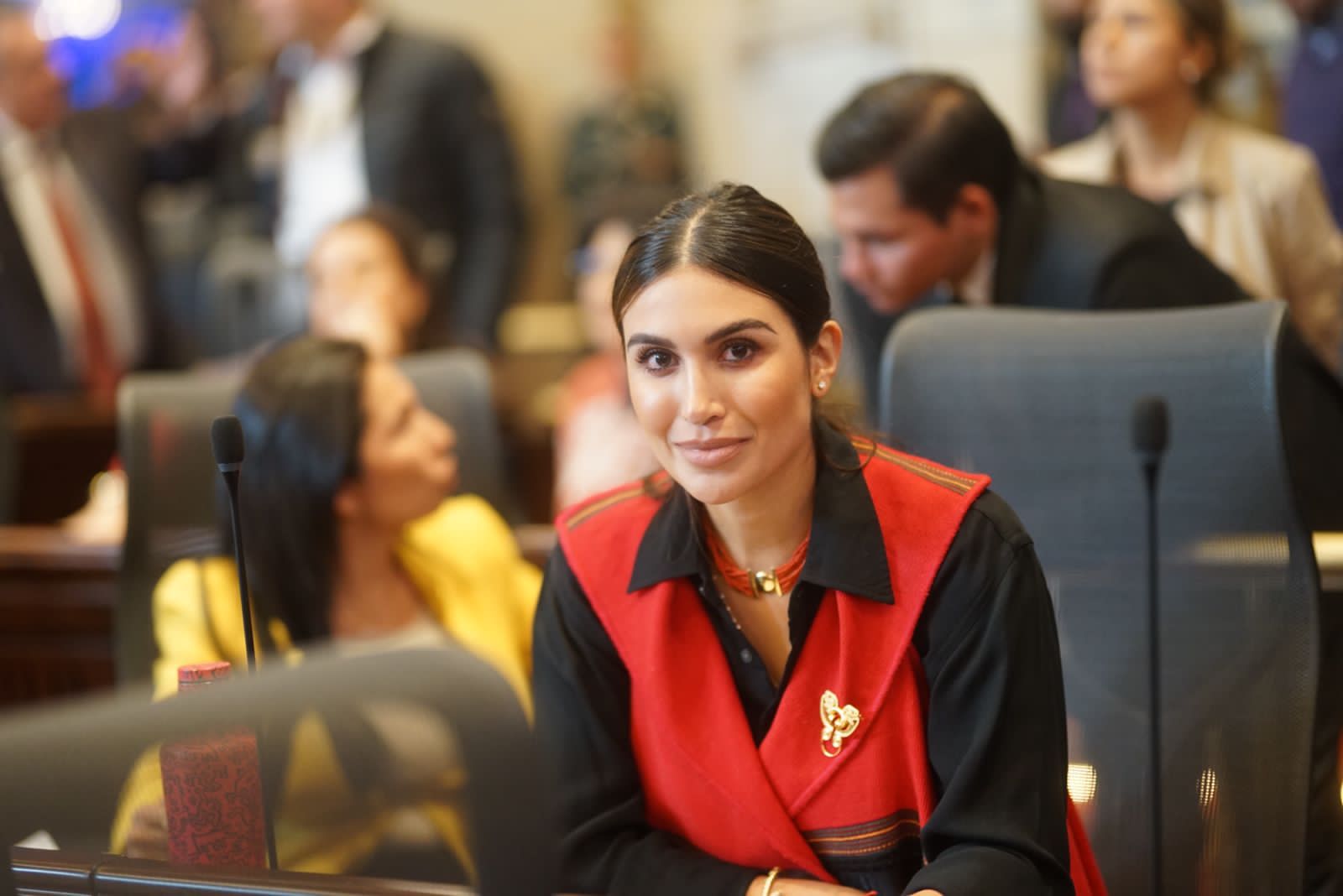 “Un billón más para la educación no es suficiente”: representante Saray Robayo