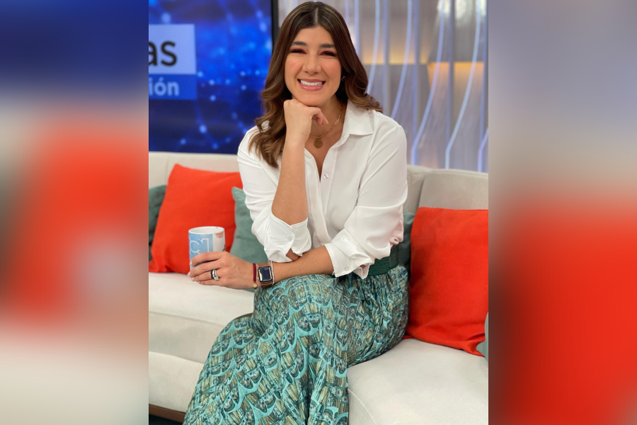 Andrea Jaramillo rescata a perrito en medio de la emisión de Noticias RCN
