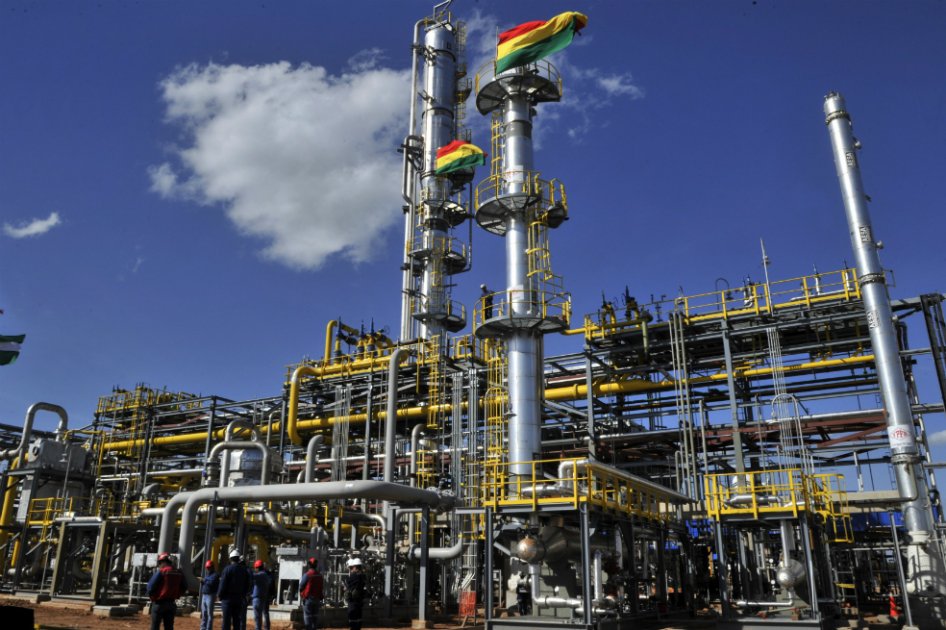 Bolivia inauguró planta de gas y firmó acuerdo para suministrar a Paraguay