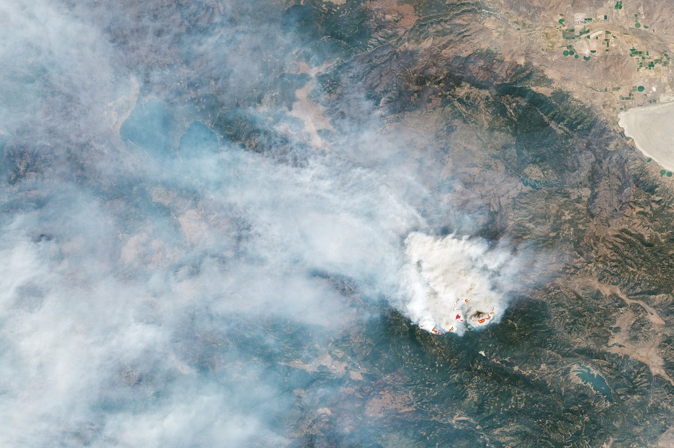Así se ven los devastadores incendios de California (EEUU) en imágenes satelitales