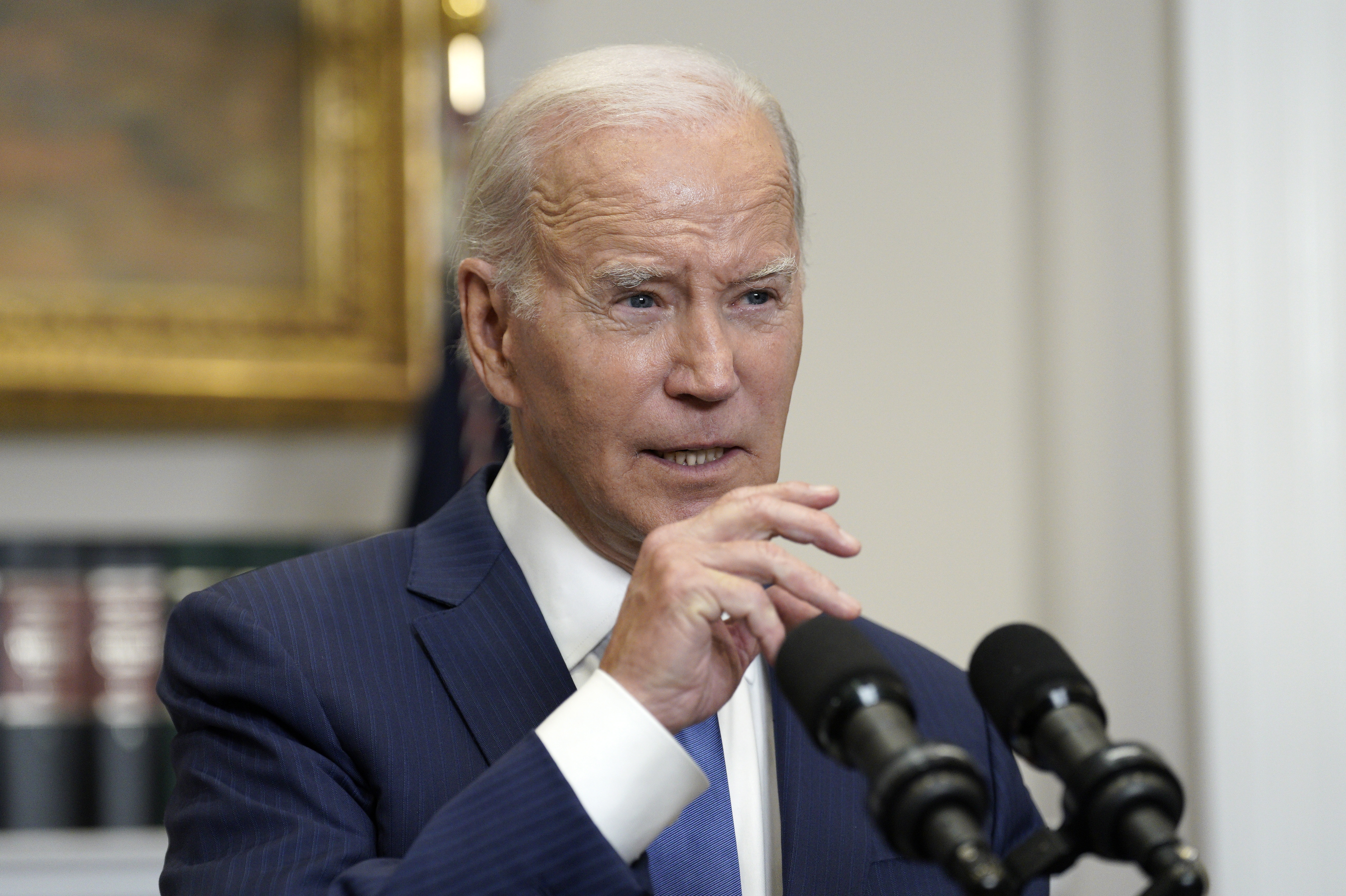 Biden presiona a gigantes tecnológicos para regular la inteligencia artificial