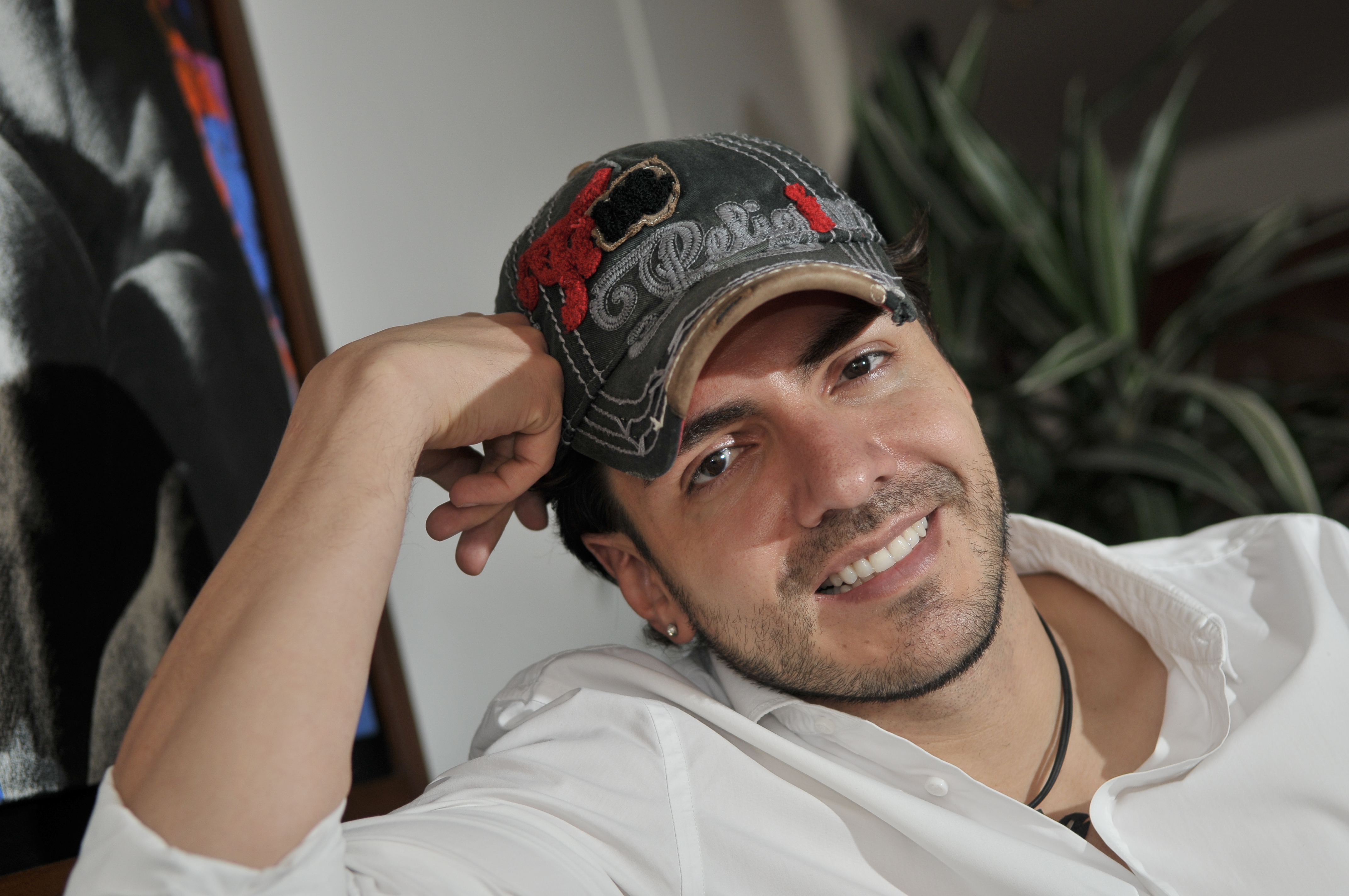 Actor colombiano durante entrevista en su casa