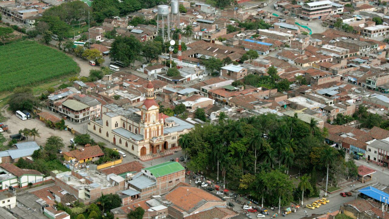 Ataque sicarial dejó dos muertos y una mujer herida en parque de Candelaria, Valle