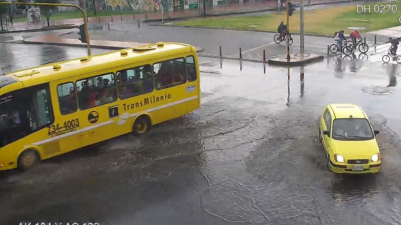 Vuelven de a poco las lluvias a Bogotá y con ellas algunas inundaciones