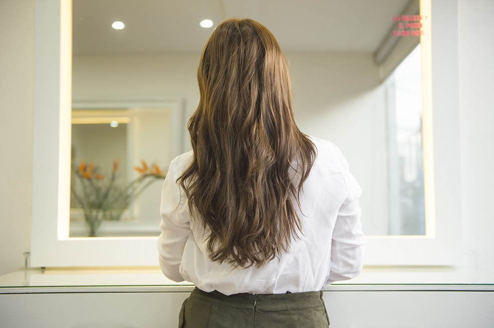 Después: Varias horas más tarde, el color es uniforme y más parecido al natural, y el pelo se ve mucho más sano.