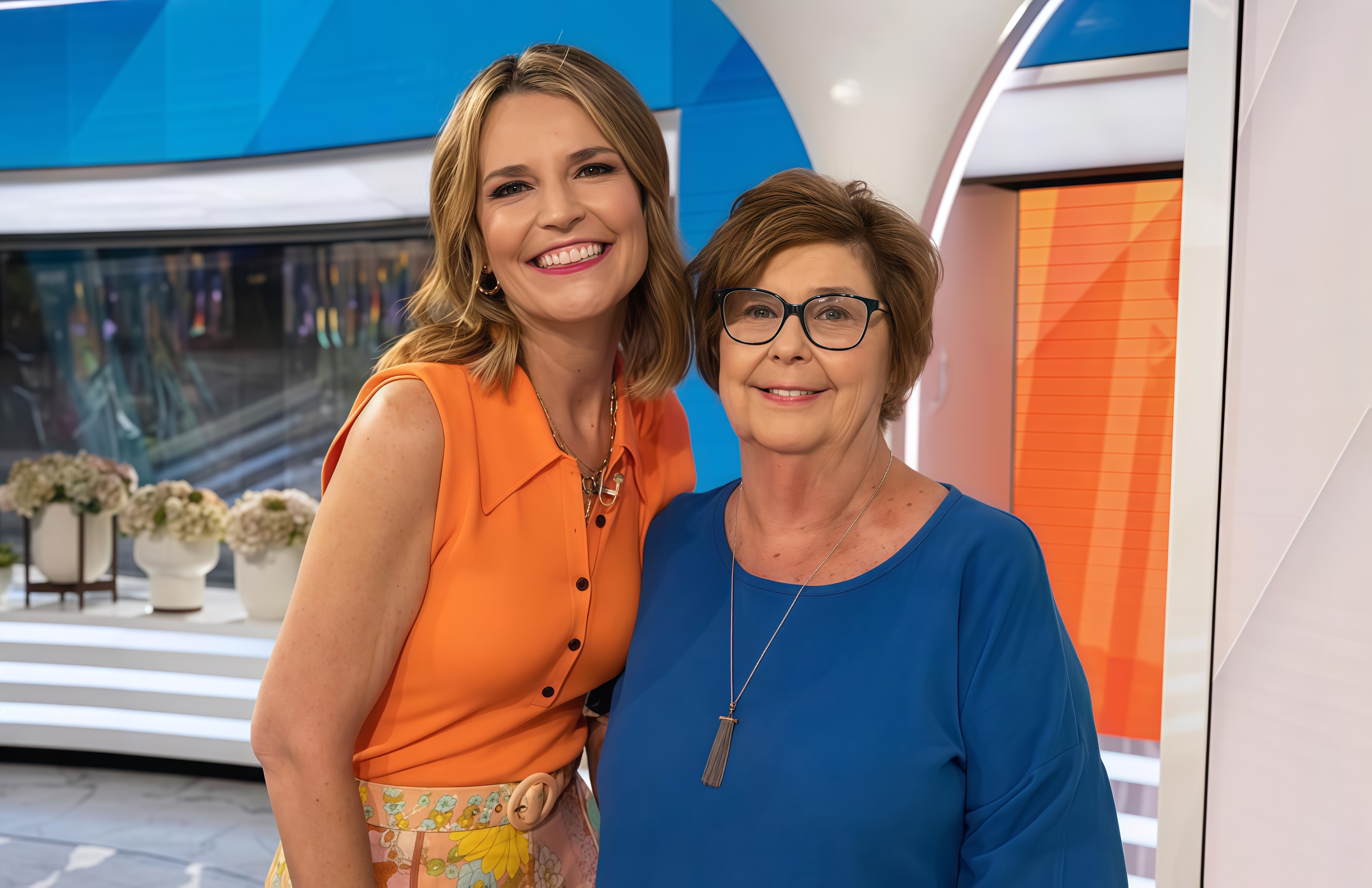 Savannah Guthrie intenta volver a su rutina mientras continúa la búsqueda de Nancy, su madre