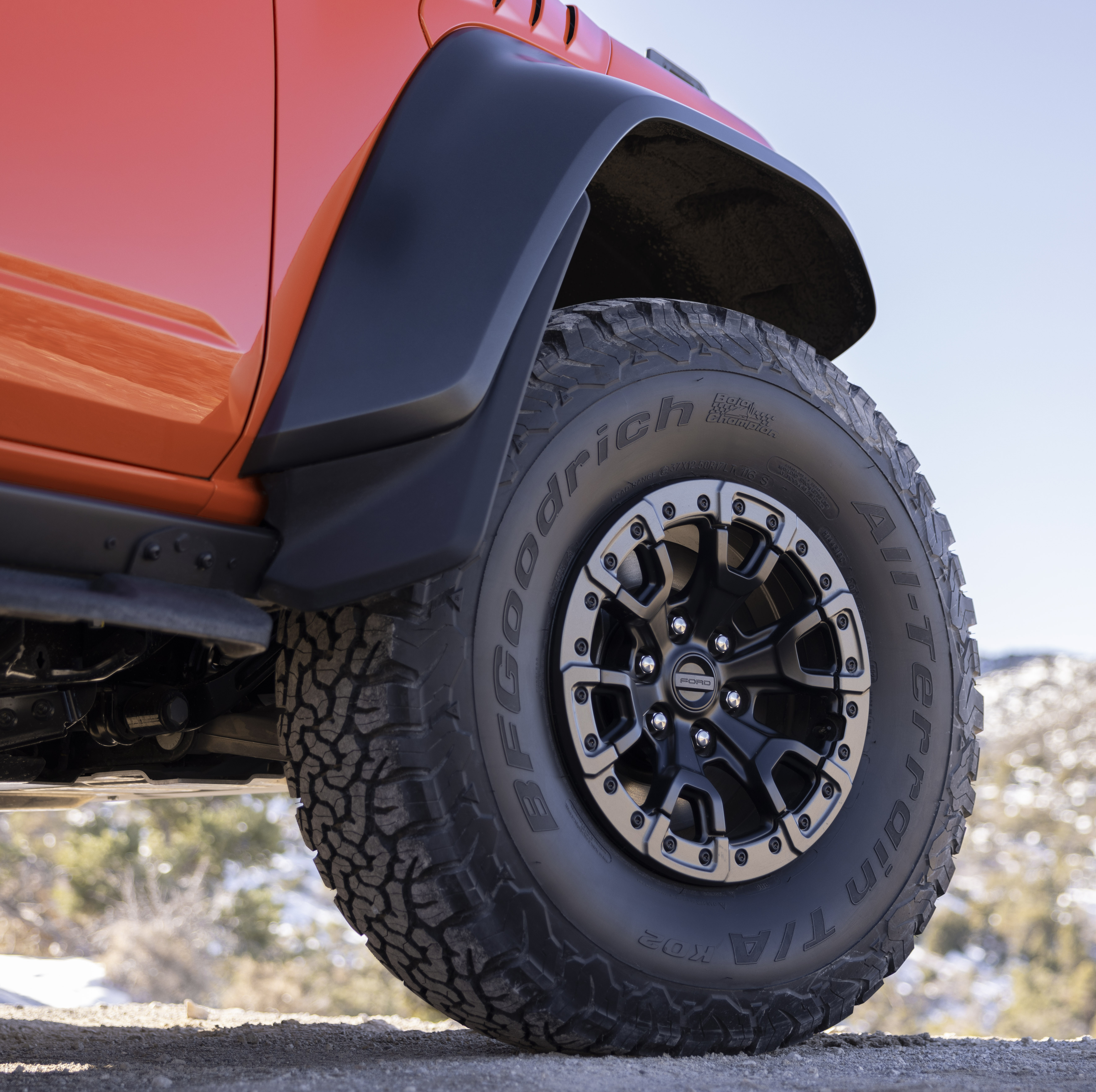 Así mismo, Ford anunció que los neumáticos que incluirá Bronco Raptor serán de 37 pulgadas (37x12.50R17LT).