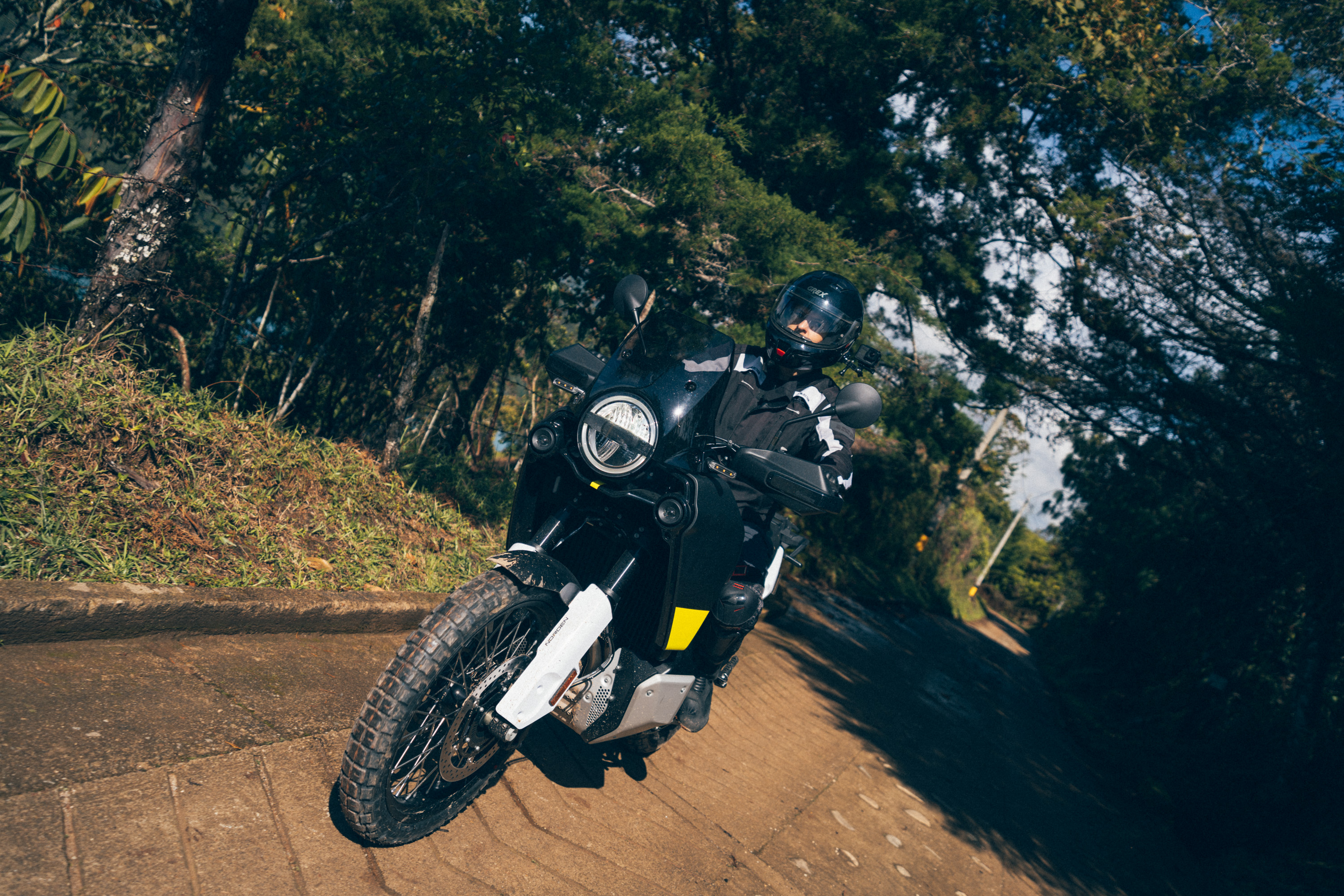 Husqvarna Norden 901.