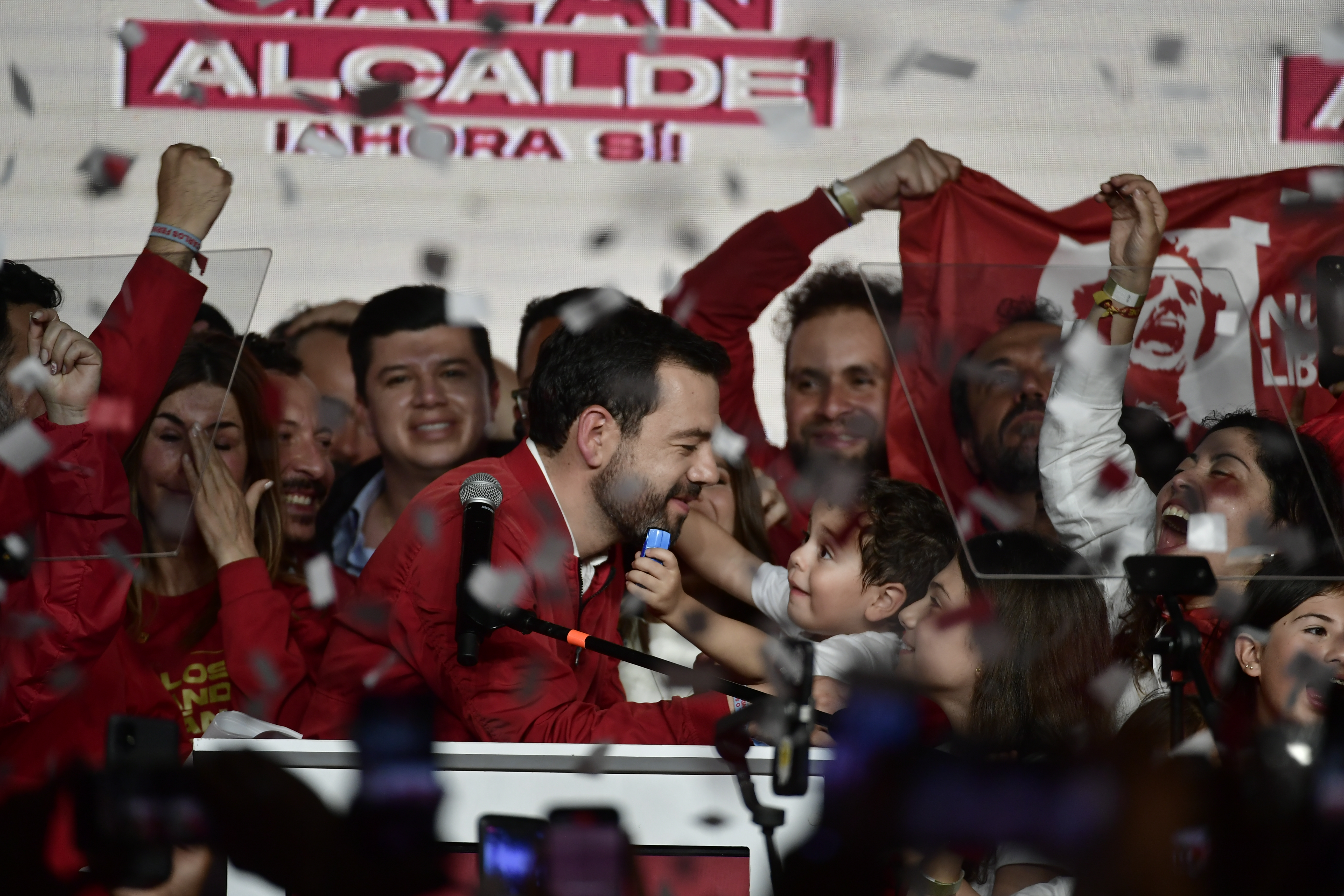 En Fotos: Así celebró el triunfo el nuevo alcalde de Bogotá, Carlos Fernando Galán