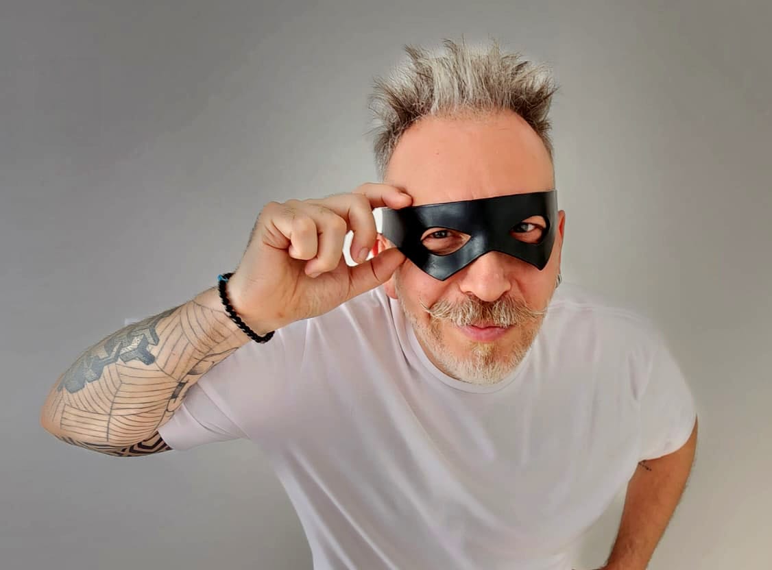 Daniel Stejman: el genio del humor digital que conquista con sátira y memes