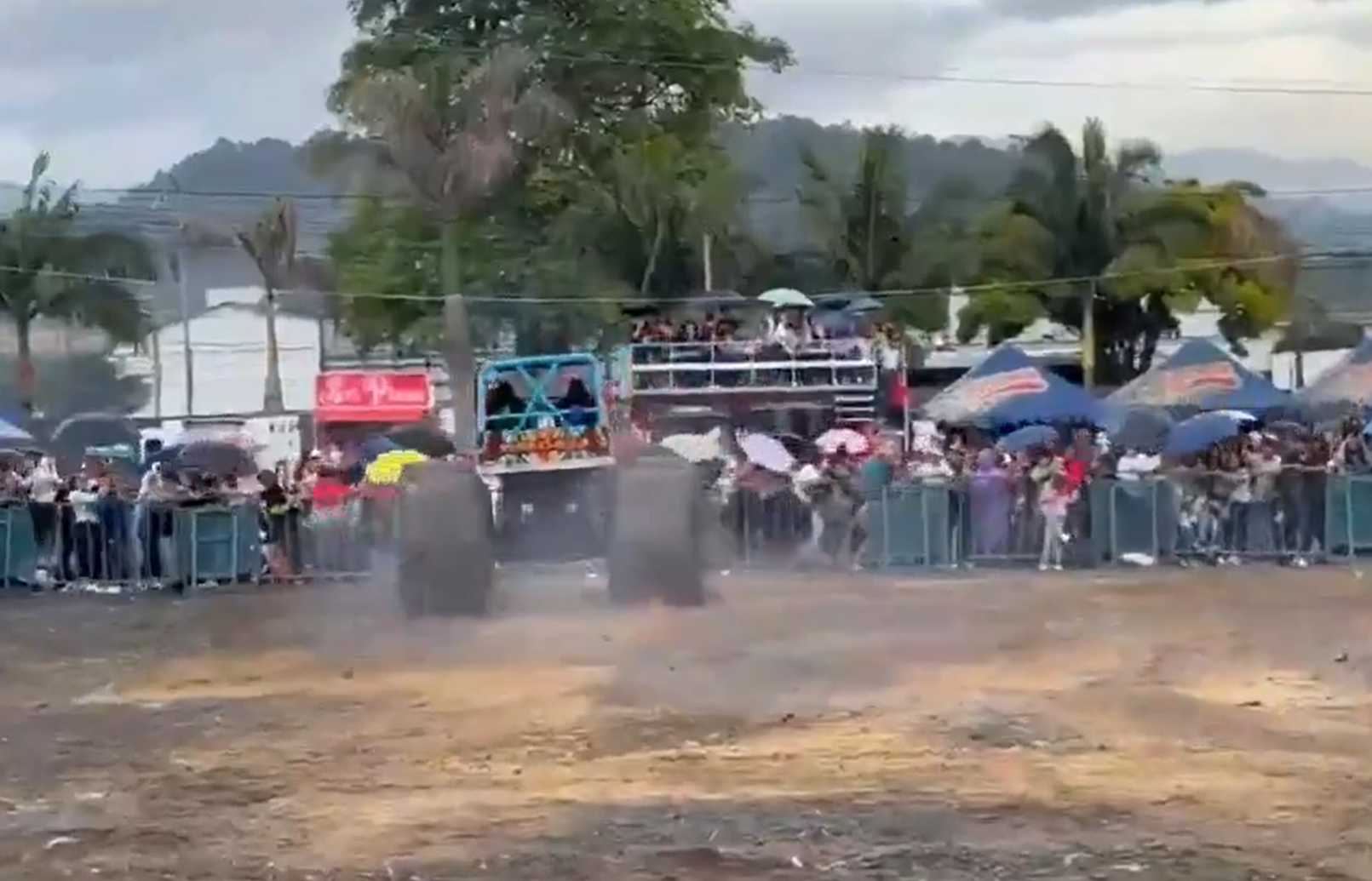 En video quedó grabado accidente de camioneta Monster Truck en Popayán; hay varios heridos