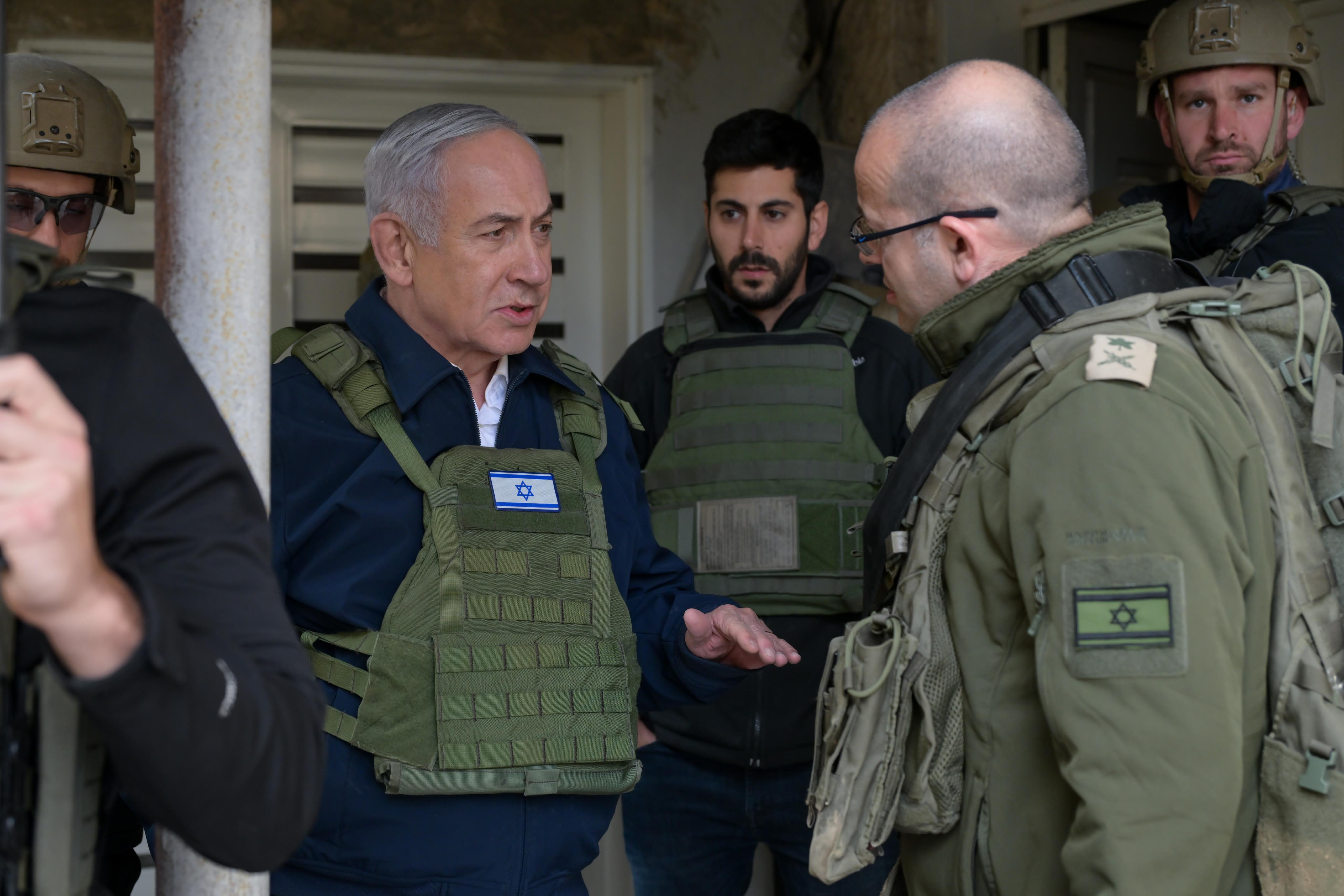 Israel acusa a Hamás de asesinar a los niños Bibas, pero la tregua continúa