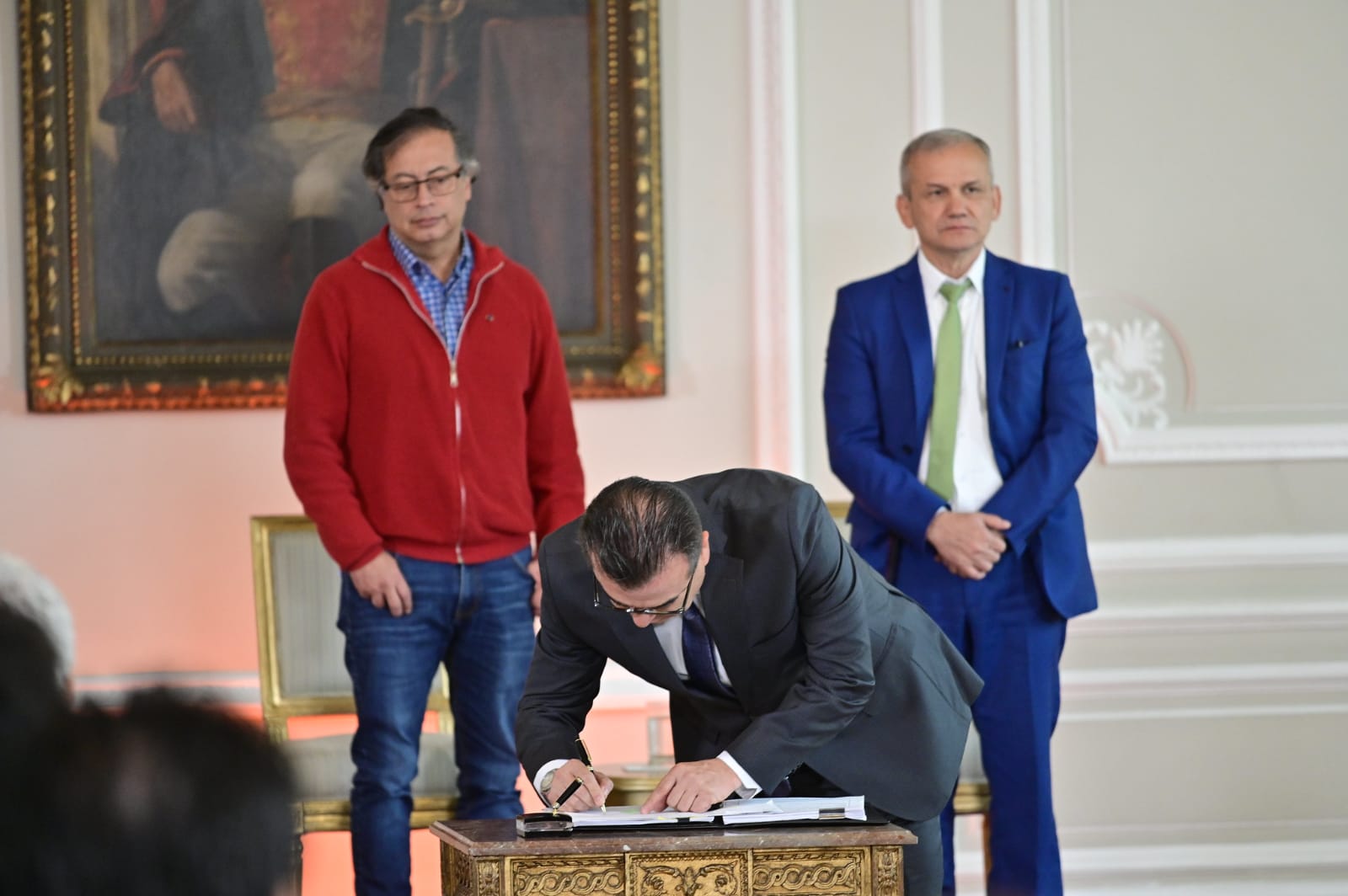 El presidente Gustavo Petro y Carlos Ramón González en la posesión de Olmedo López en mayo de 2023./ Presidencia