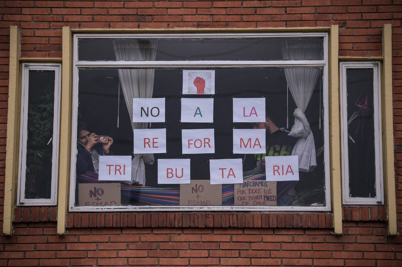 A pesar de que el presidente Duque anunció que retiraría el proyecto de reforma tributaria, en las calles la gente sigue protestando por otra reforma: la de la salud.