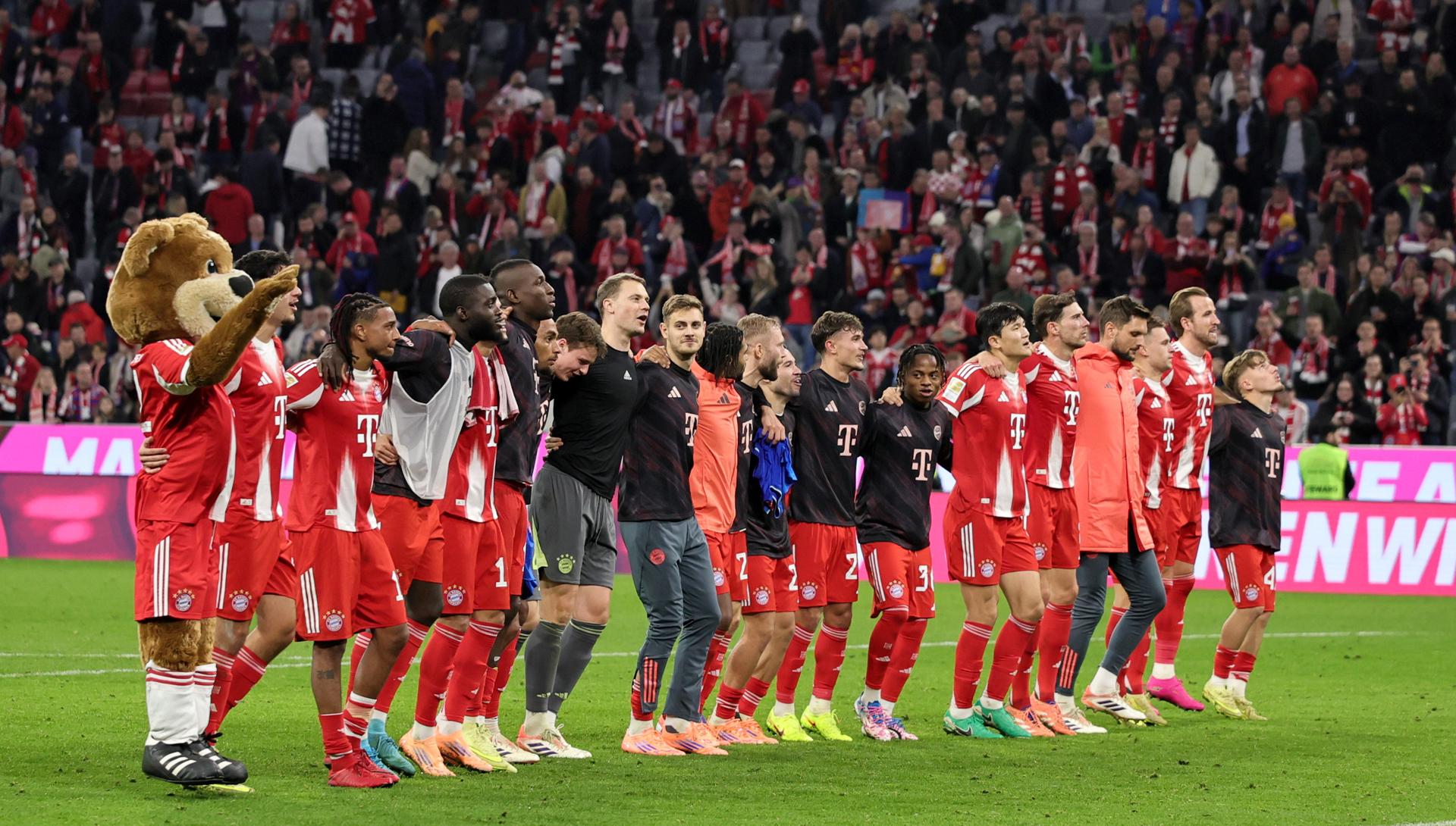 Bayern Múnich goleó a Leverkusen y se mantiene líder en Bundesliga: vea los goles