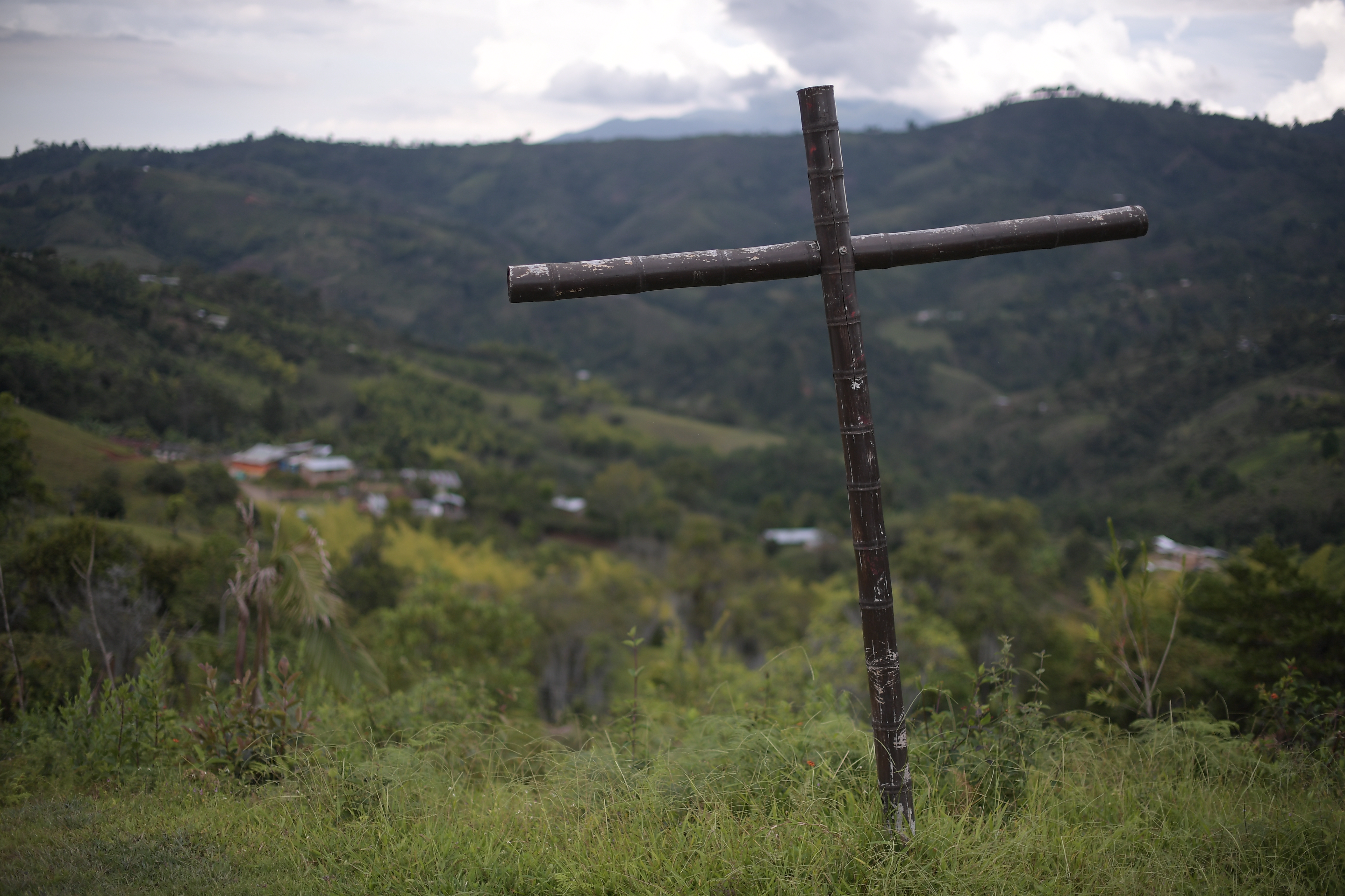 Diferentes aspectos de este municipio ubicado en el departamento del Cauca: Templo, Parque principal, habitantes, casas, carreteras.
