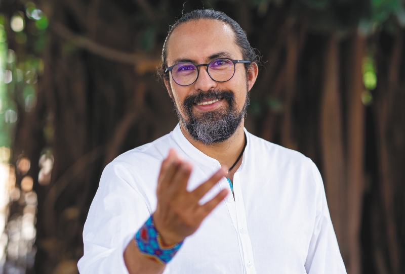 Fernando Broca: ante un mundo de apariencias, la energía de las palabras