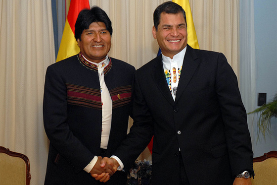 El presidente de Bolivia, Evo Morales junto a su colega, Rafael Correa./ EFE