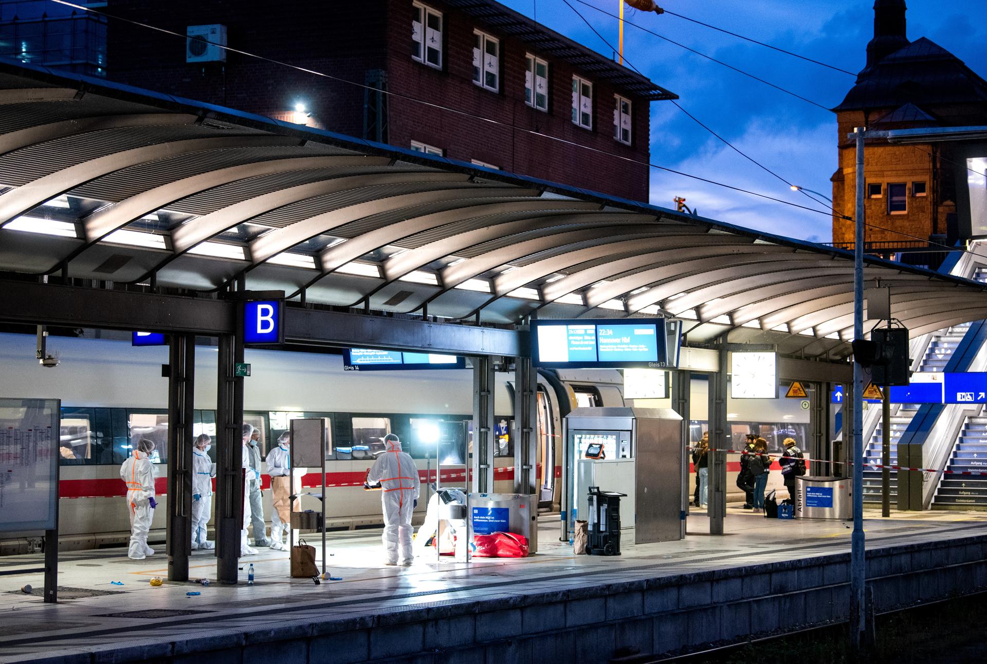 En Hamburgo, una mujer atacó a 17 personas con un cuchillo: lo que se sabe
