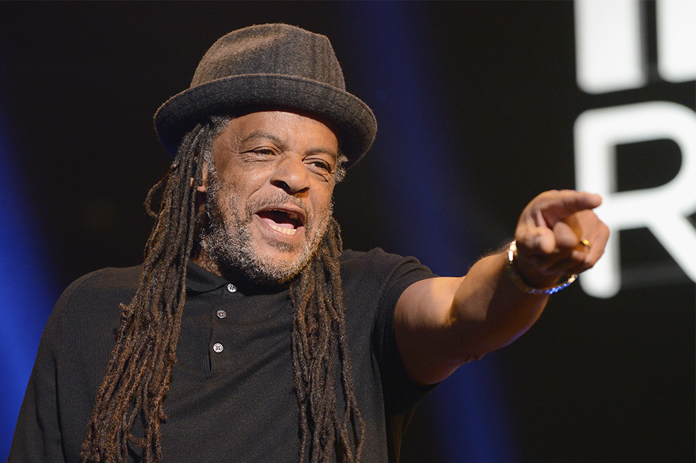 Muere ‘Astro’, miembro fundador de la mítica banda de reggae UB40.