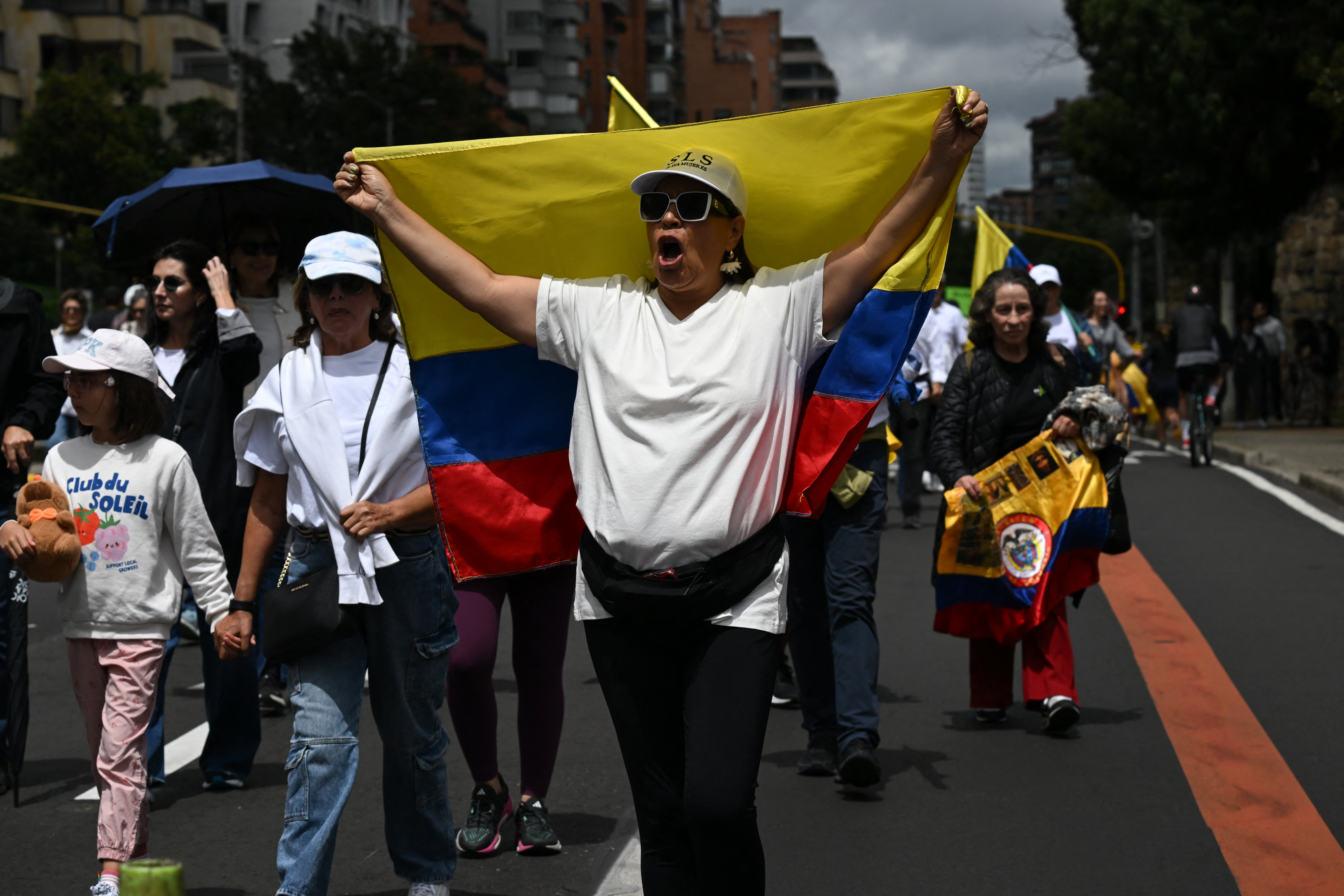 Marcha rechazo atentado Miguel Uribe