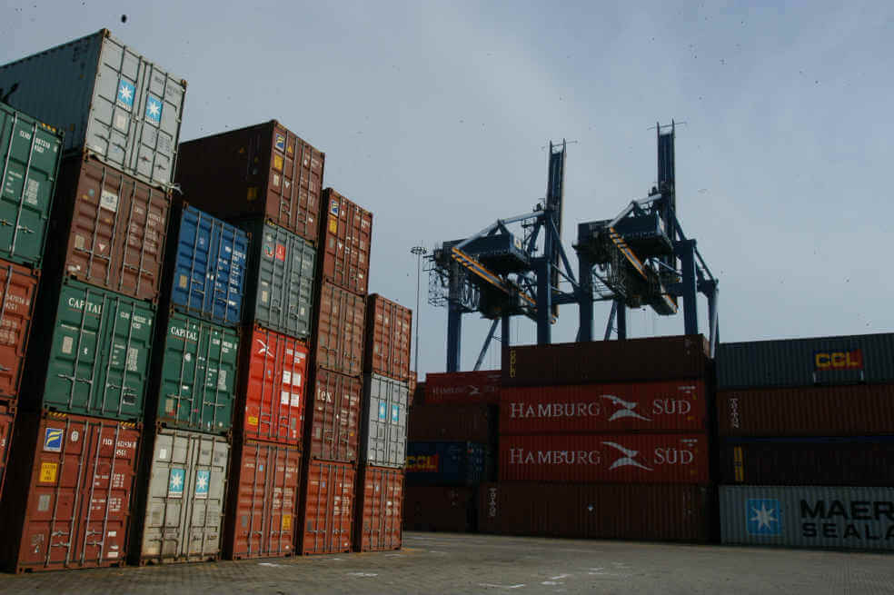 En un año se han incautado $90.000 millones en ropa y calzado de contrabando