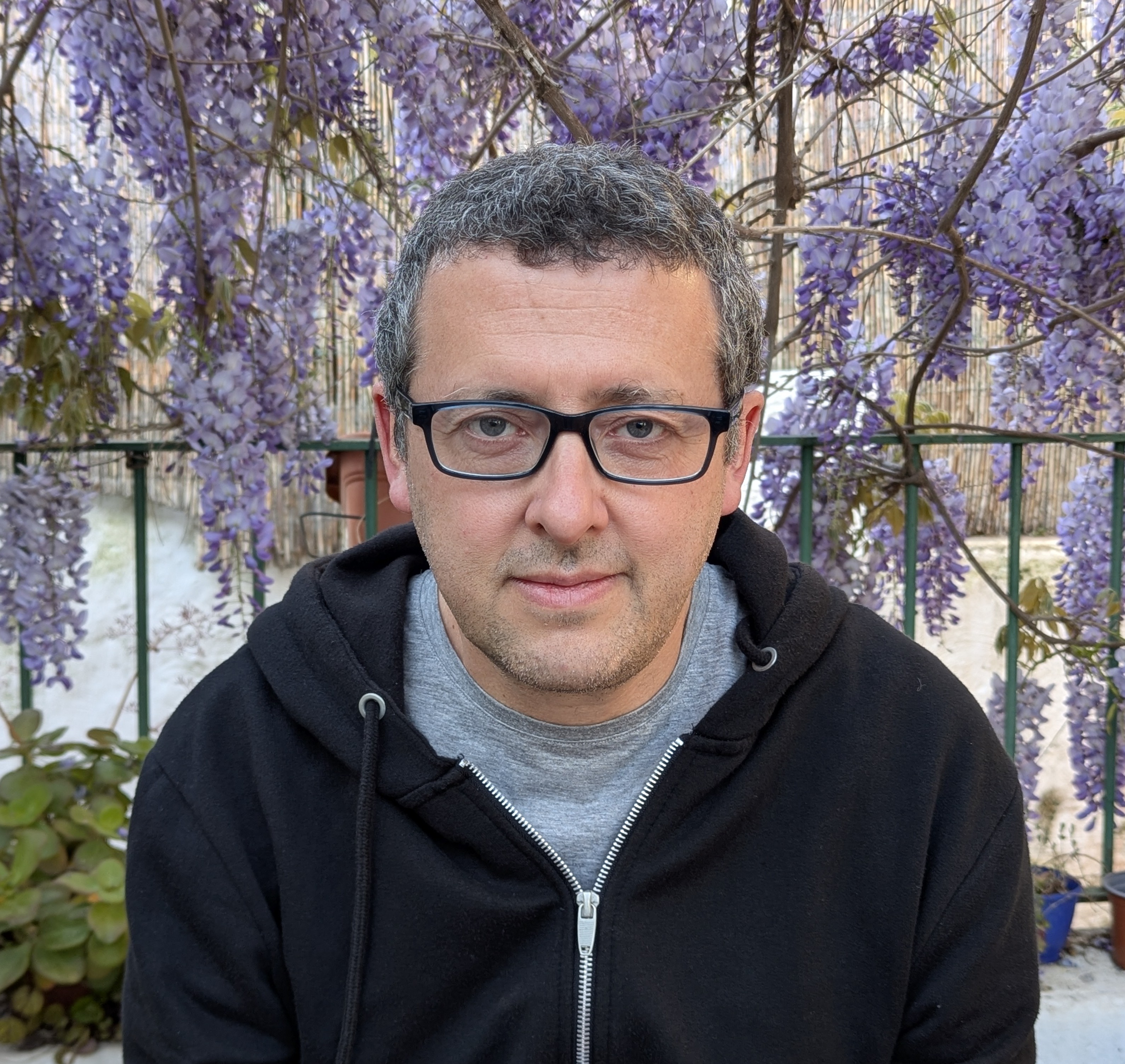 Luis Noriega: “Reírme de mí mismo es clave. Desconfío de la gente que se toma muy en serio”